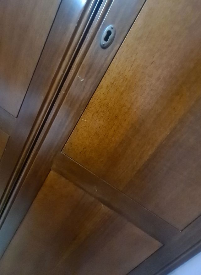 camera matrimoniale in noce, libreria,nascondiglio