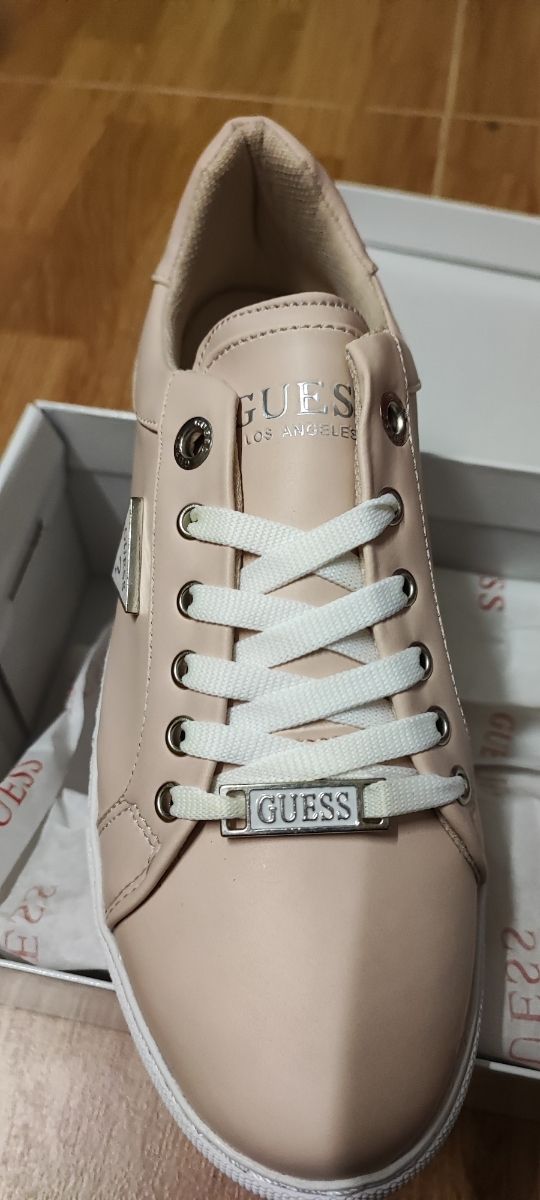 Zapatillas Guess rosa talla 38 