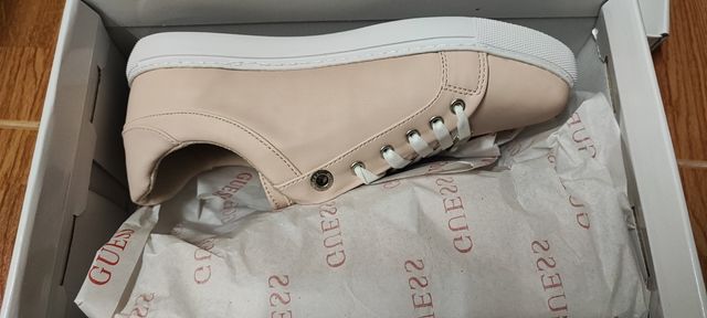 Zapatillas Guess rosa talla 38 
