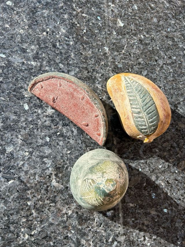 Frutti decorativi in terracotta vintage