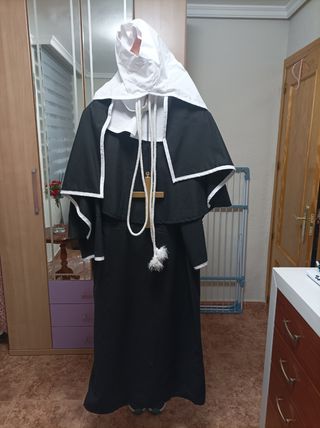 DISFRAZ DE MONJA ( HECHO A MANO ) 