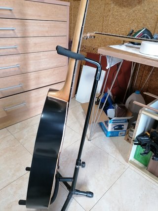 Guitarra acústica antigua