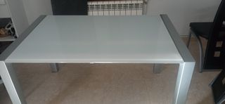 Mesa de salón/ comedor y 6 sillas