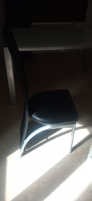 Mesa de salón/ comedor y 6 sillas