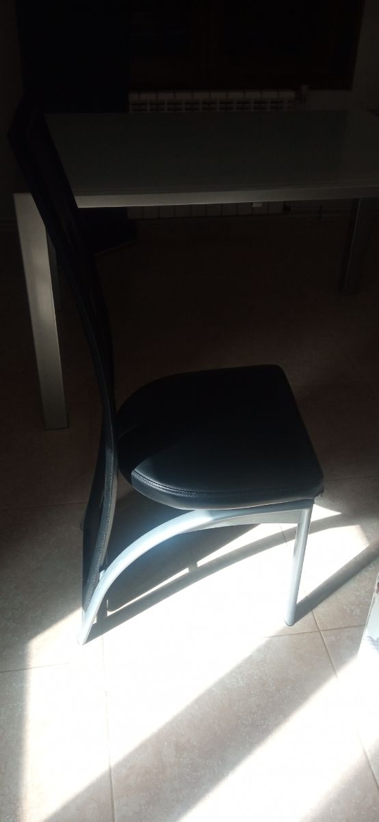 Mesa de salón/ comedor y 6 sillas