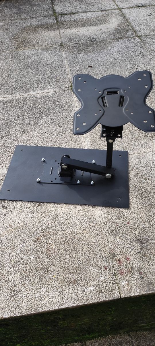 Supporto a parete per tv