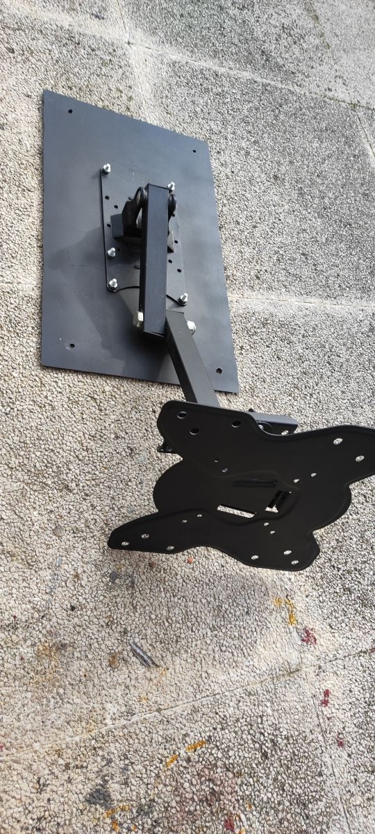 Supporto a parete per tv