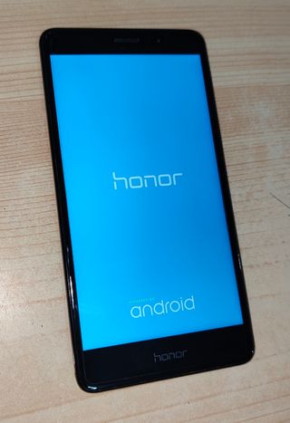 Honor 6X (con custodia e caricabatterie)