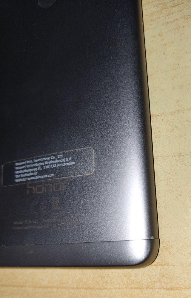 Honor 6X (con custodia e caricabatterie)