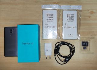 Honor 6X (con custodia e caricabatterie)