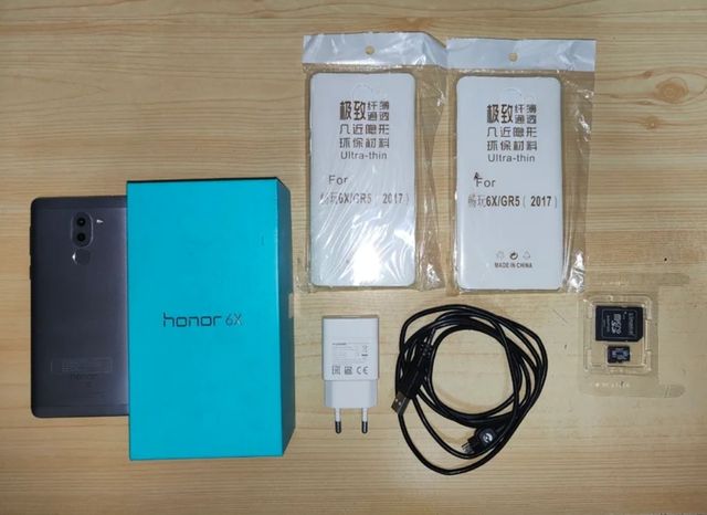 Honor 6X (con custodia e caricabatterie)