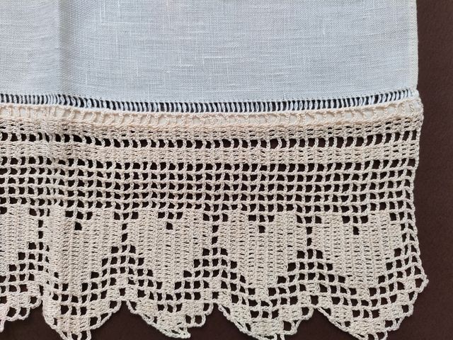 Asciugamani vintage ricamati a mano