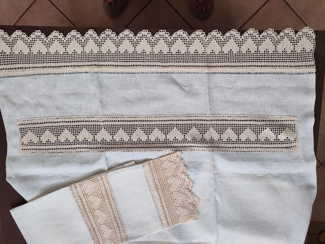 Asciugamani vintage ricamati a mano