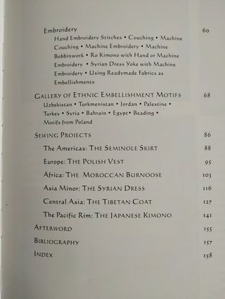 THE FOLKWEAR BOOK OF ETHNIC CLOTHING - PATRONES