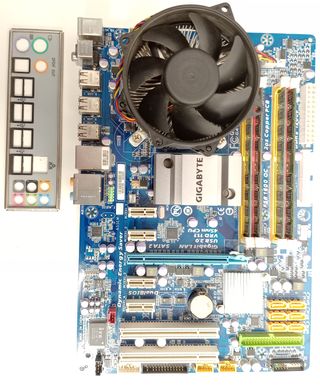 PLACA BASE GIGABYTE GA-EP43-UD3L+ CPU Q82