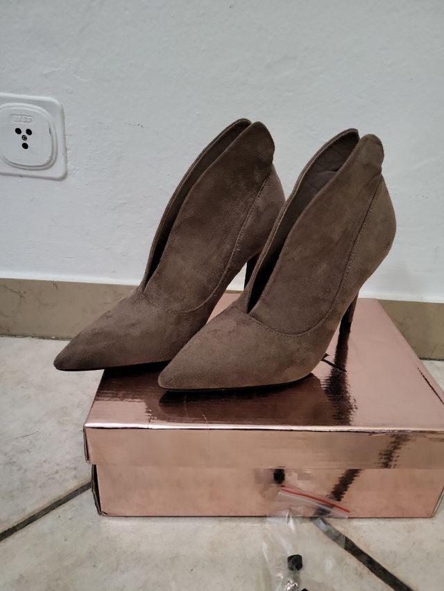 Tronchetti camoscio n. 36