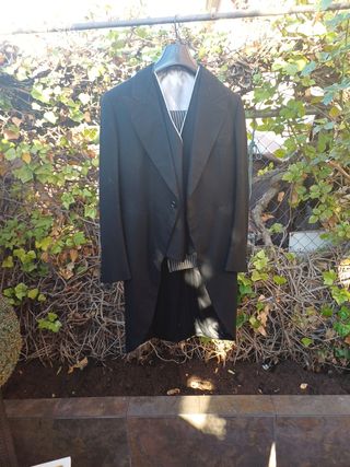 Chaqué  para bodas de muy buen paño