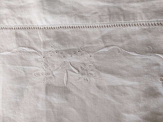 Antico lenzuolo misto lino ricamato a ma