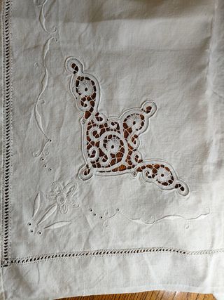 Antico lenzuolo misto lino ricamato a ma