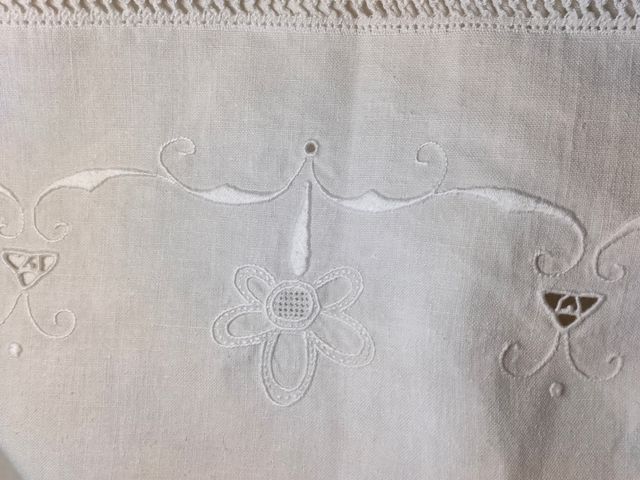 Antico lenzuolo misto lino ricamato a ma