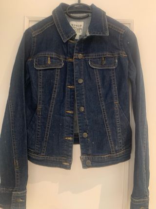 Cazadora vaquera de “Mango”
