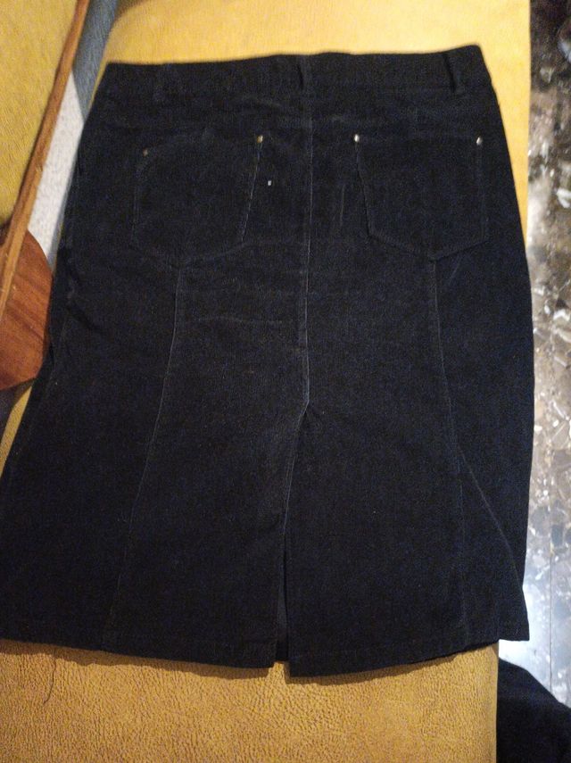 Falda pana fina,T 44-46 negra CA Jessica, nueva