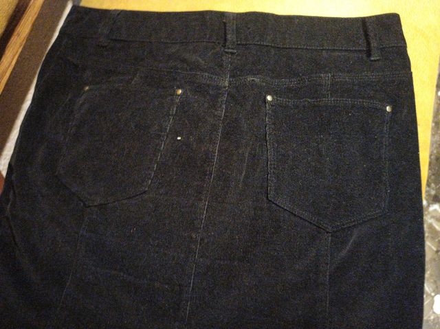 Falda pana fina,T 44-46 negra CA Jessica, nueva