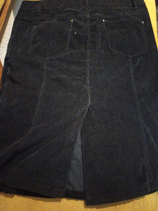 Falda pana fina,T 44-46 negra CA Jessica, nueva