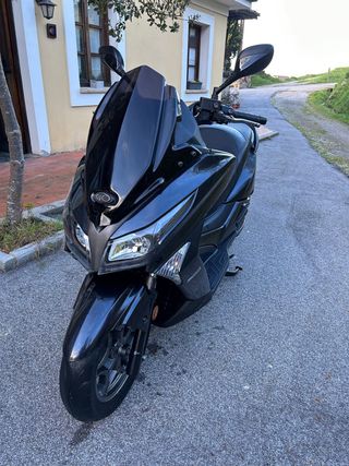Kymco Grand Dink 300