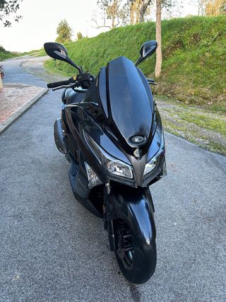 Kymco Grand Dink 300