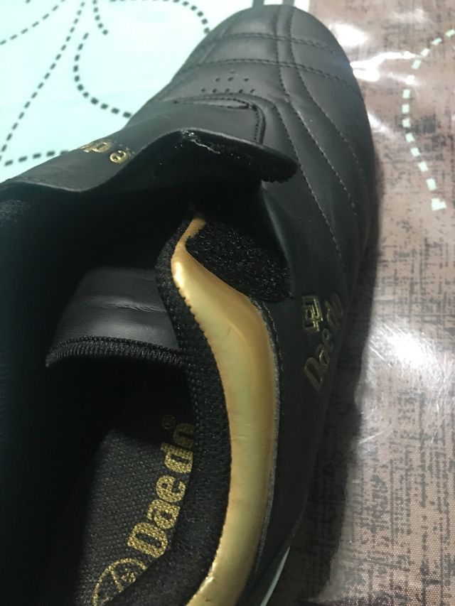 Novos sapatos de karaté