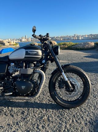 moto triumph bonneville 900cc