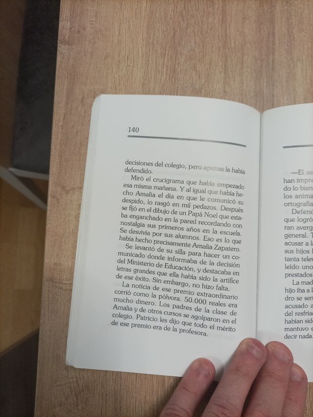 LA PROFESORA QUE HACIA FALTAS DE  HORTOG