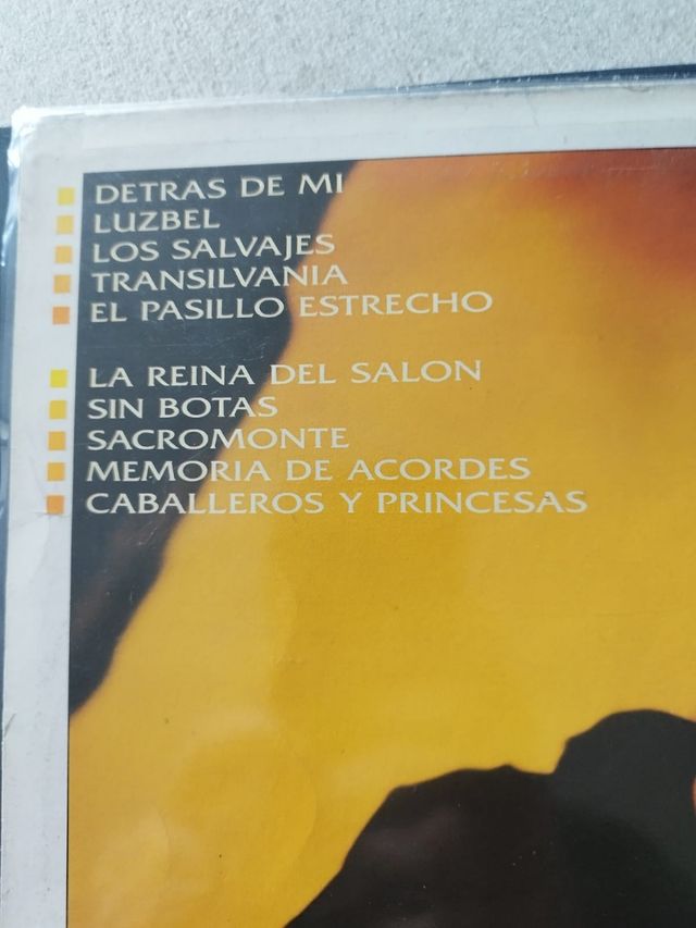 Magenta Vinilo La Reina del Salón