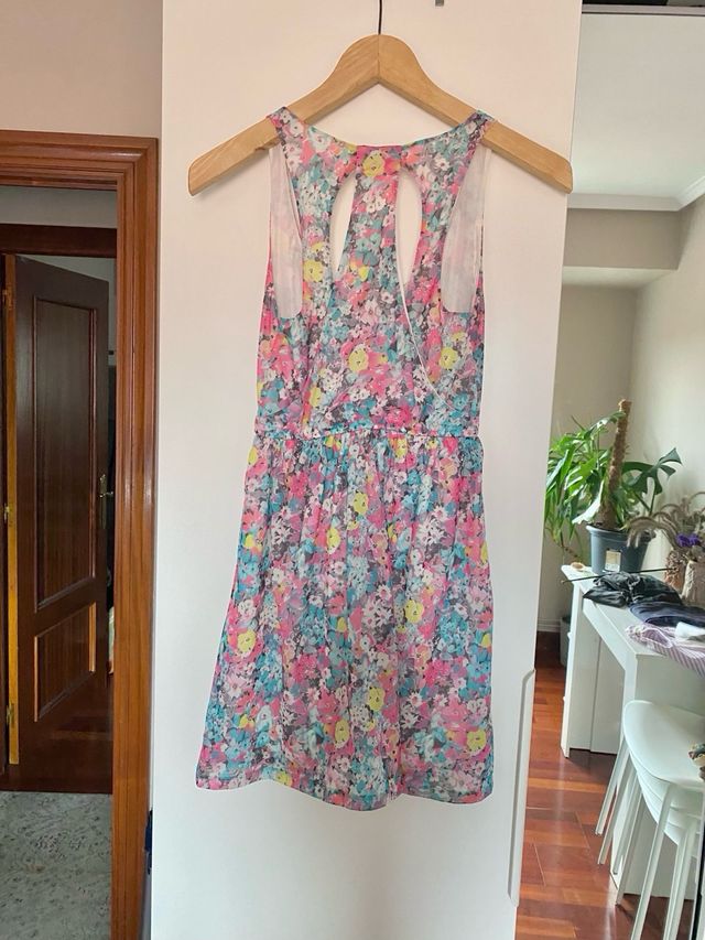 Vestido flores Bershka (S)