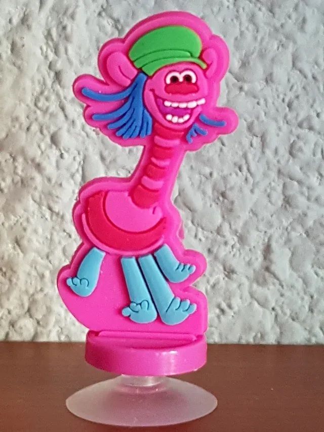 NUEVOS LOTE CALENDARIO, POSTÉR Y FIGURITA TROLLS