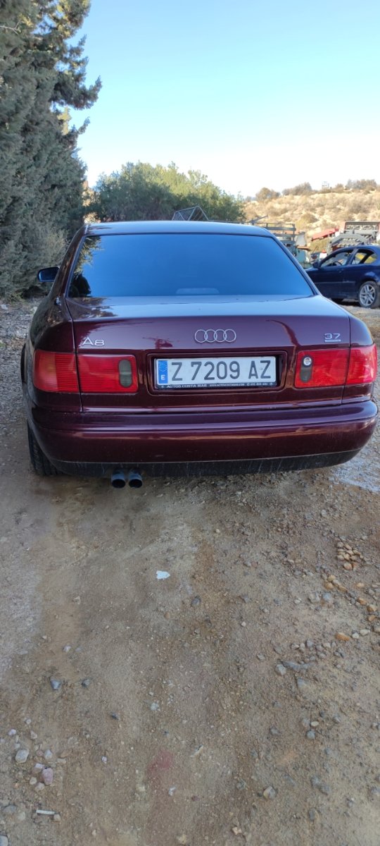 Audi A8 1996 - foto 1