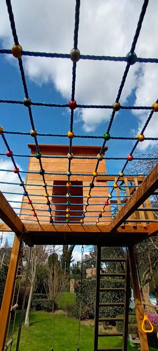 PARQUE INFANTIL ESCALERA DE MONOS INSTALADO