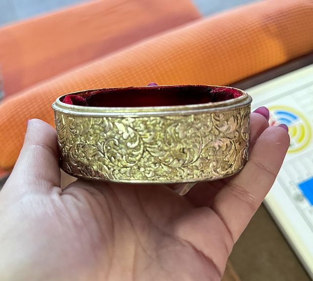 Cajita metal ovalada