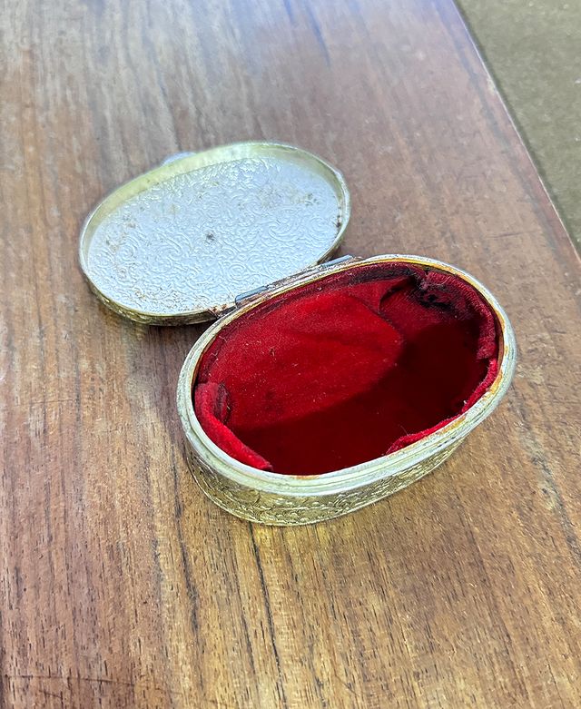 Cajita metal ovalada