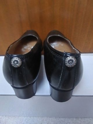 Zapatos de piel Jipier. Num. 35