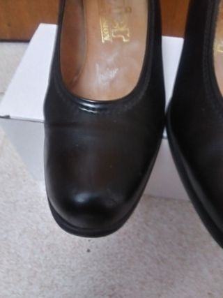 Zapatos de piel Jipier. Num. 35