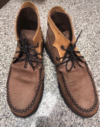 Botines de piel artesanos.