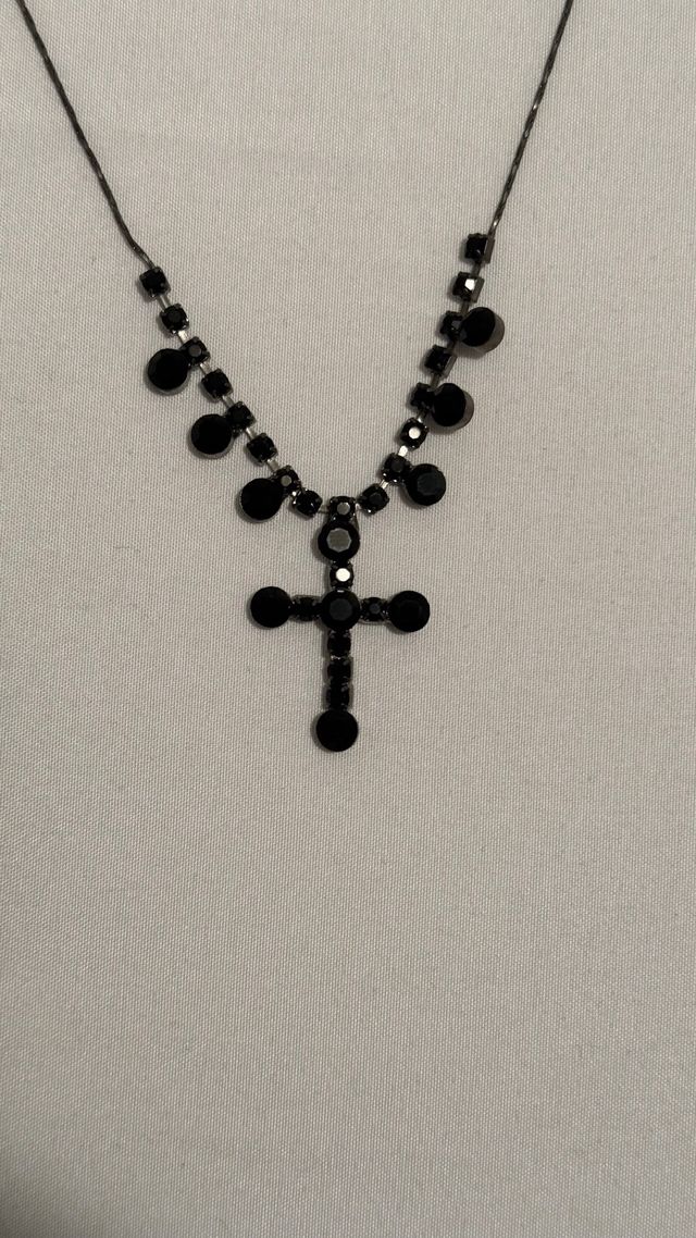 Collar de brillantes negros