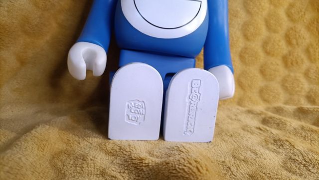 muñeco medicom toys