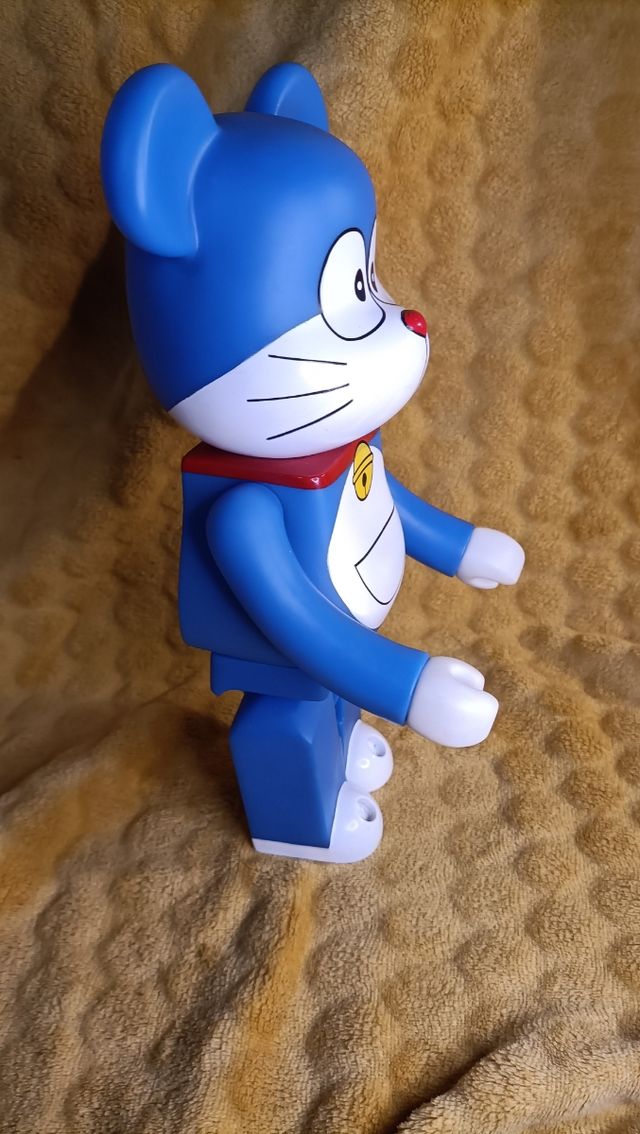 muñeco medicom toys