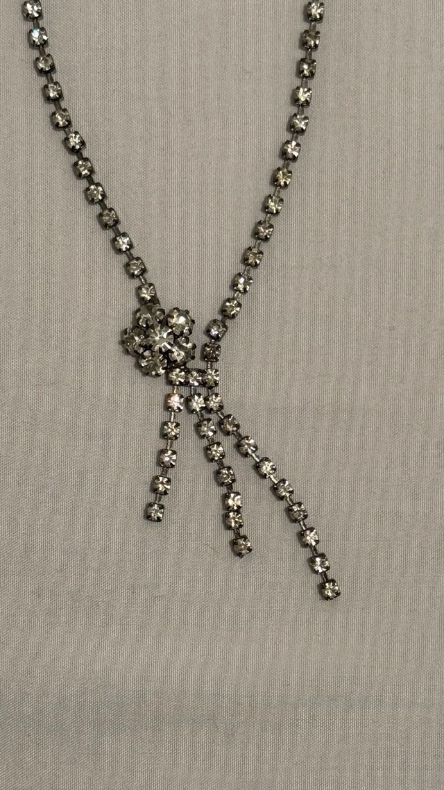 Conjunto collar y pendientes de brillantes