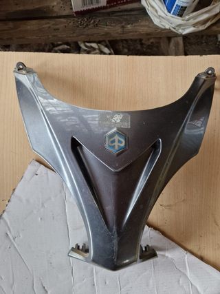 Escudo delantero moto PiaggioX9 125