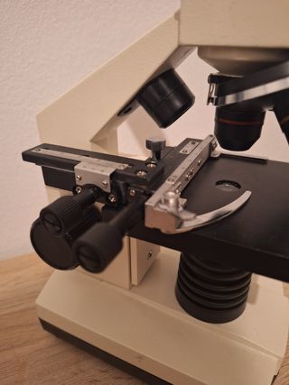Microscopio Omegon