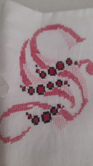 Antiguas sábanas hilo y bordadas.